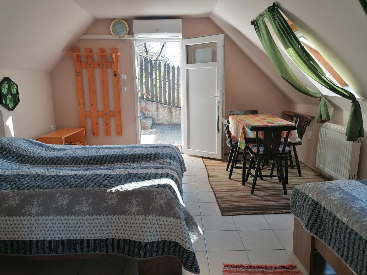 Apartamento Bóbita Háza Eplény Exterior foto