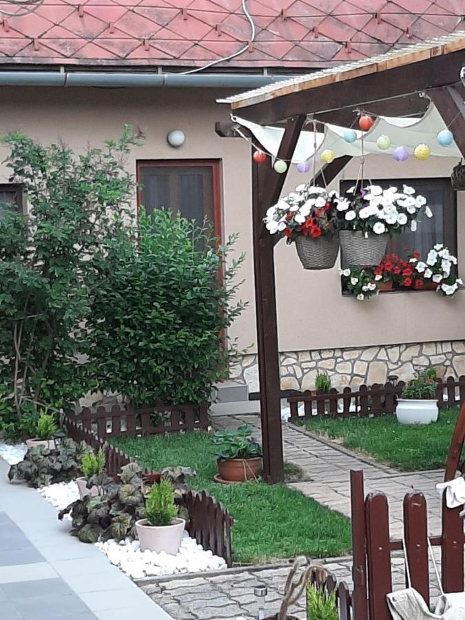 Apartamento Bóbita Háza Eplény Exterior foto