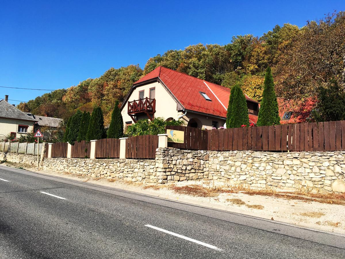 Apartamento Bóbita Háza Eplény Exterior foto