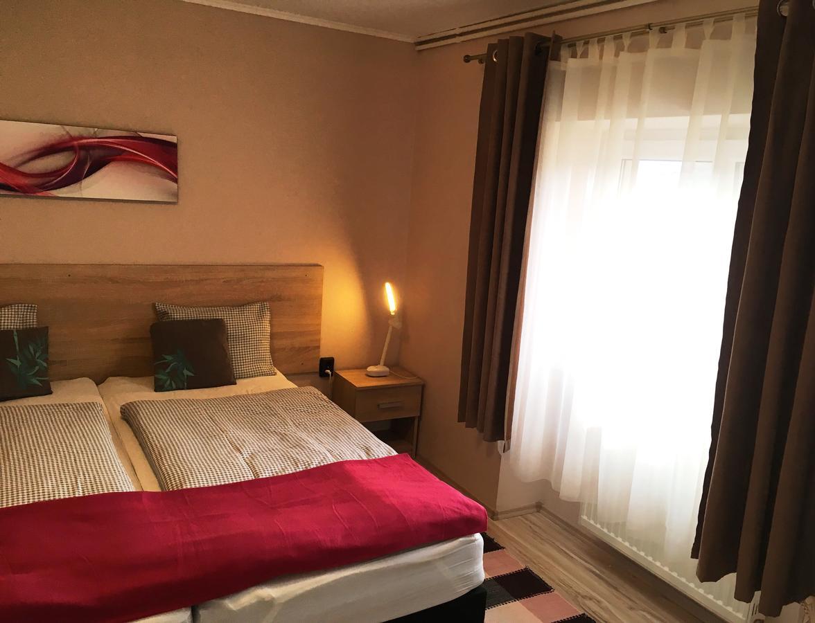 Apartamento Bóbita Háza Eplény Exterior foto